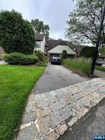 $630,000 | 56 Meadowview Court, Leonia, NJ 07605