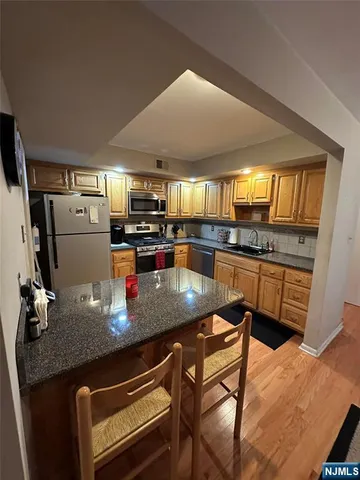 $630,000 | 56 Meadowview Court, Leonia, NJ 07605