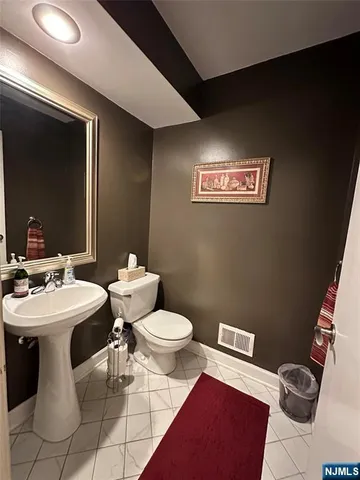 $630,000 | 56 Meadowview Court, Leonia, NJ 07605