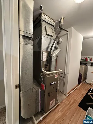 $630,000 | 56 Meadowview Court, Leonia, NJ 07605