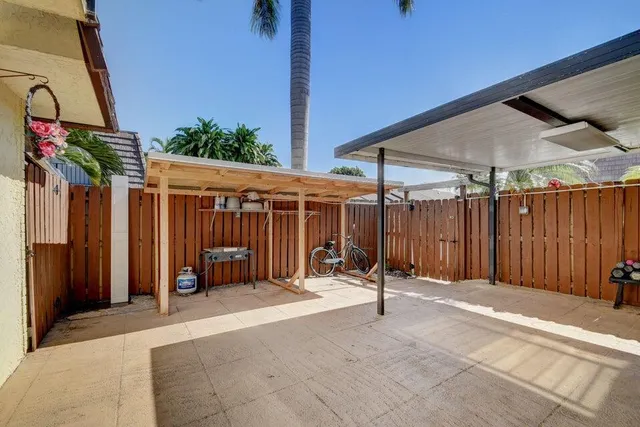 $2,600 | 562 Springdale Circle, Unit 56B, Palm Springs, FL 33461