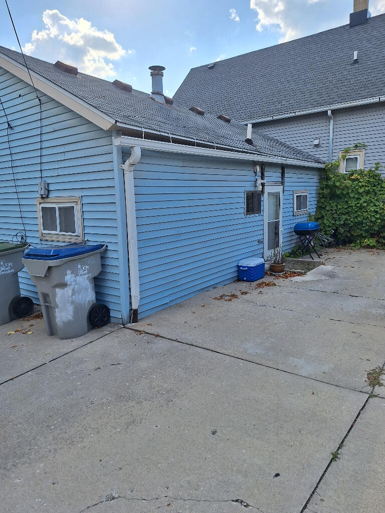 1753 North Marshall Street Milwaukee, WI 53202 - Photo 16 of 24 15