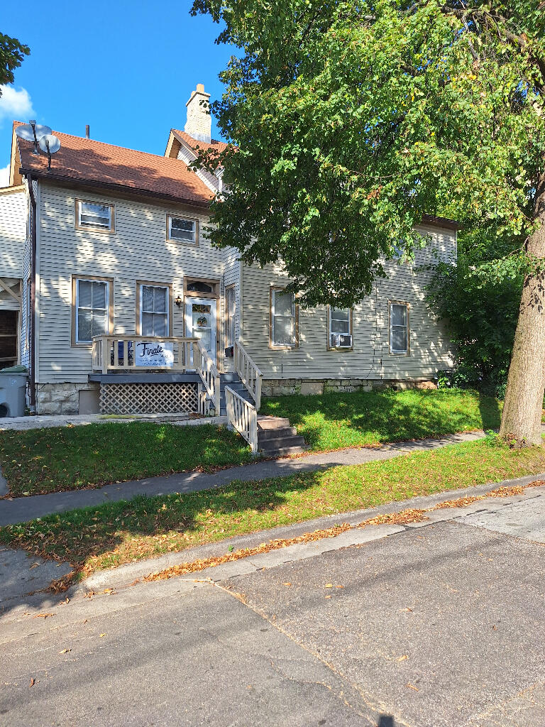 1753 North Marshall Street Milwaukee, WI 53202 - Photo 20 of 24 19