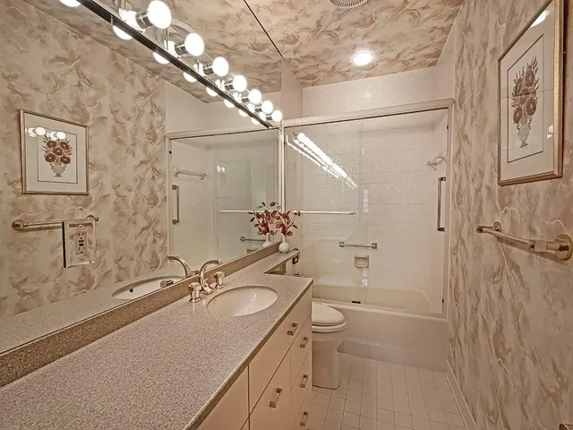 a view of walk in closet