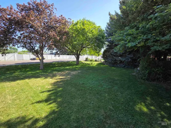 $39,900 | 1715 West Flamingo Avenue, Nampa, ID 83651