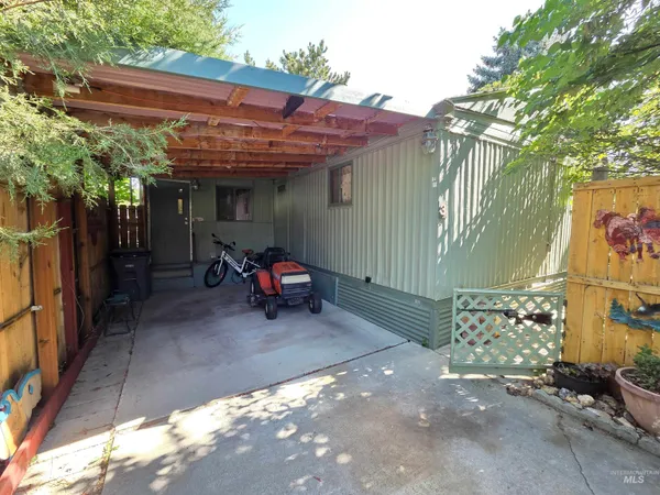 $39,900 | 1715 West Flamingo Avenue, Nampa, ID 83651