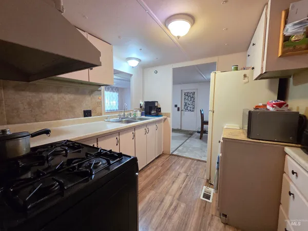 $39,900 | 1715 West Flamingo Avenue, Nampa, ID 83651