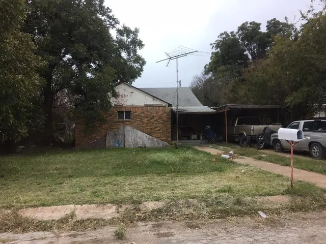 $49,900 | 705 West 6th Street, Coleman, TX 76834