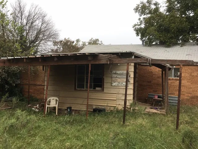 $49,900 | 705 West 6th Street, Coleman, TX 76834
