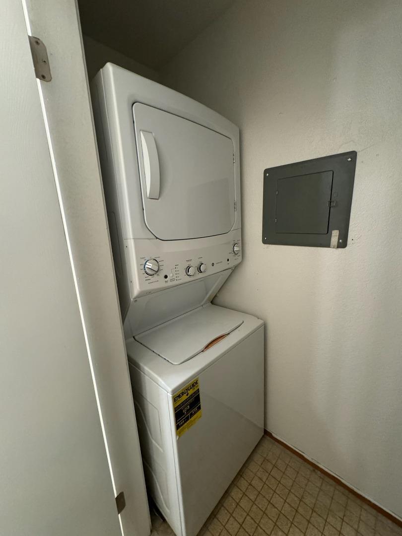 1460 Alma Loop San Jose, CA 95125 - Photo 12 of 14 a utility room with dryer and washer