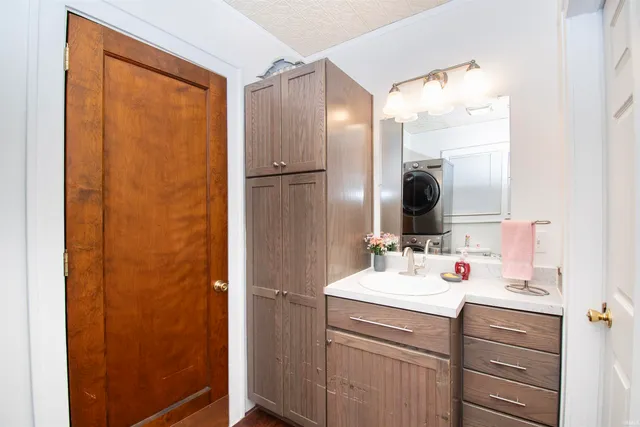 $199,900 | 813 East Mitchell Street, Kendallville, IN 46755