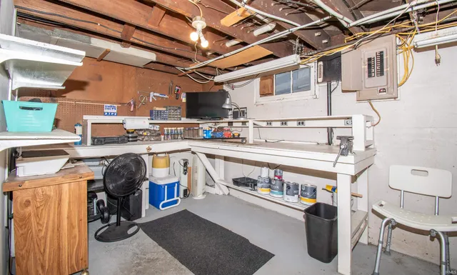 $199,900 | 813 East Mitchell Street, Kendallville, IN 46755