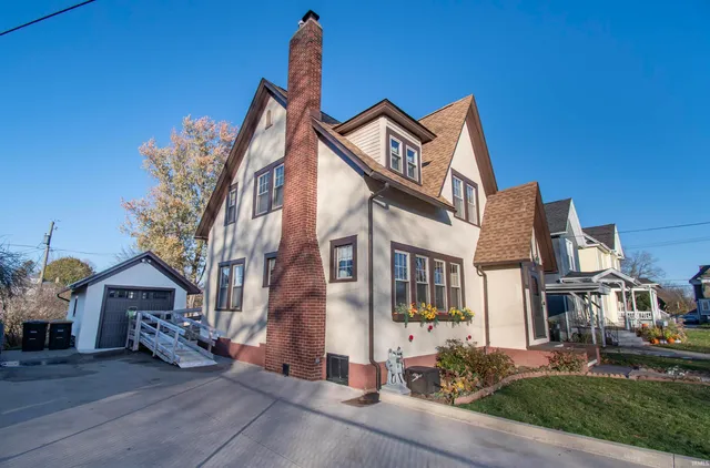 $199,900 | 813 East Mitchell Street, Kendallville, IN 46755