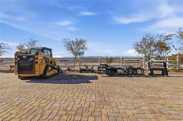$1,499,000 | 1285 Embry Avenue, Moapa, NV 89025