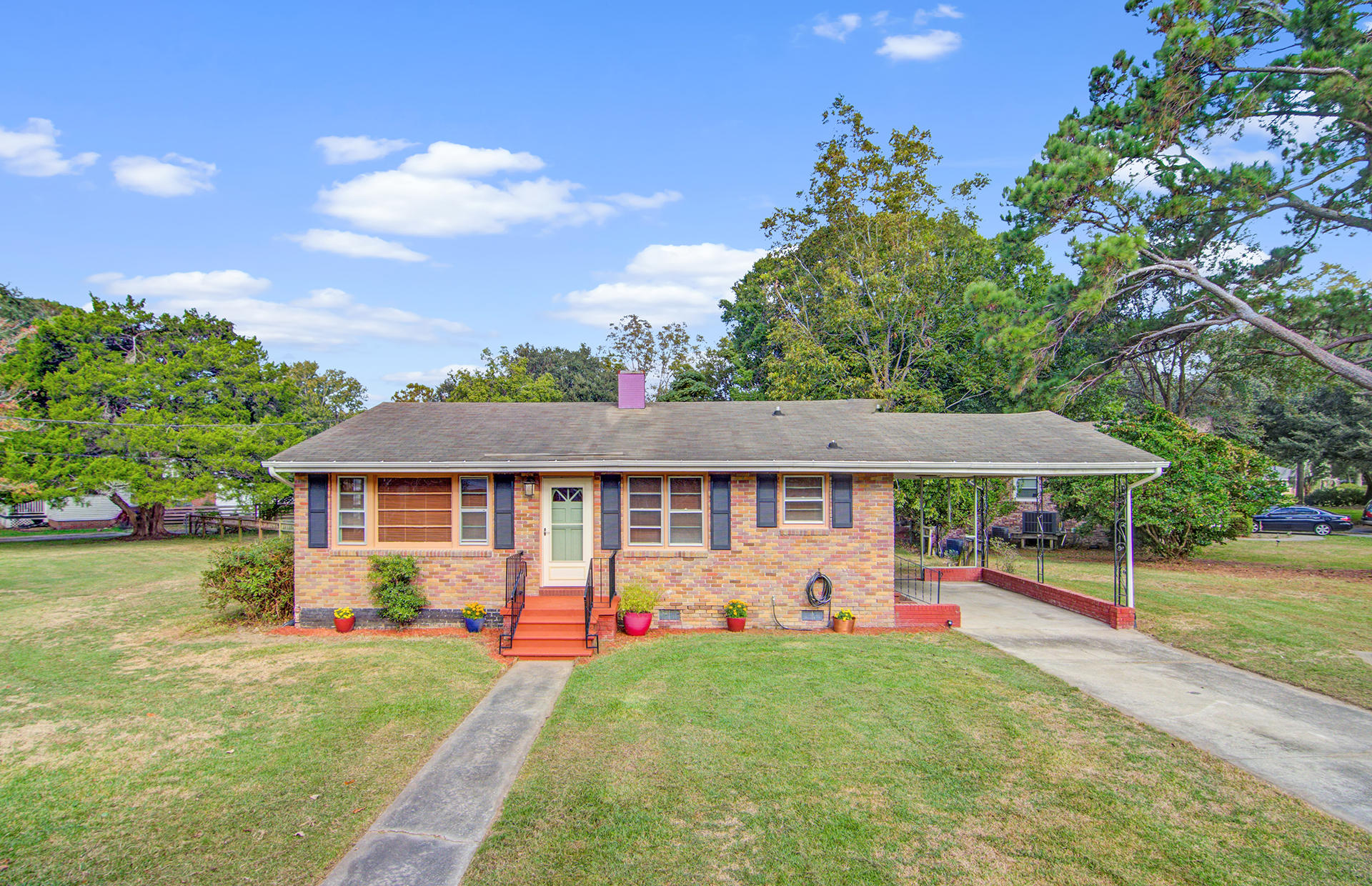 722 Windward Road Charleston, SC 29412 - Photo 1 of 26 2