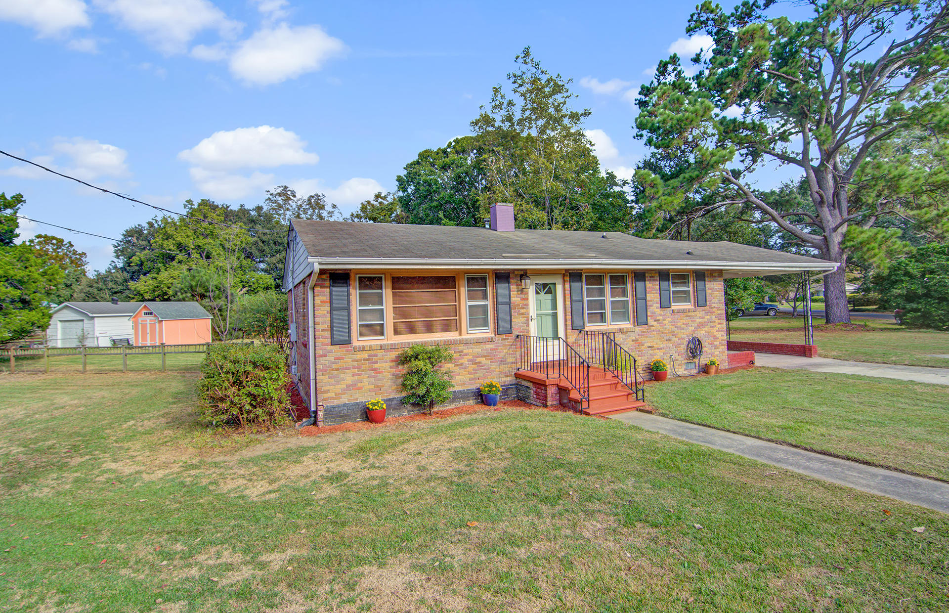 722 Windward Road Charleston, SC 29412 - Photo 3 of 26 4