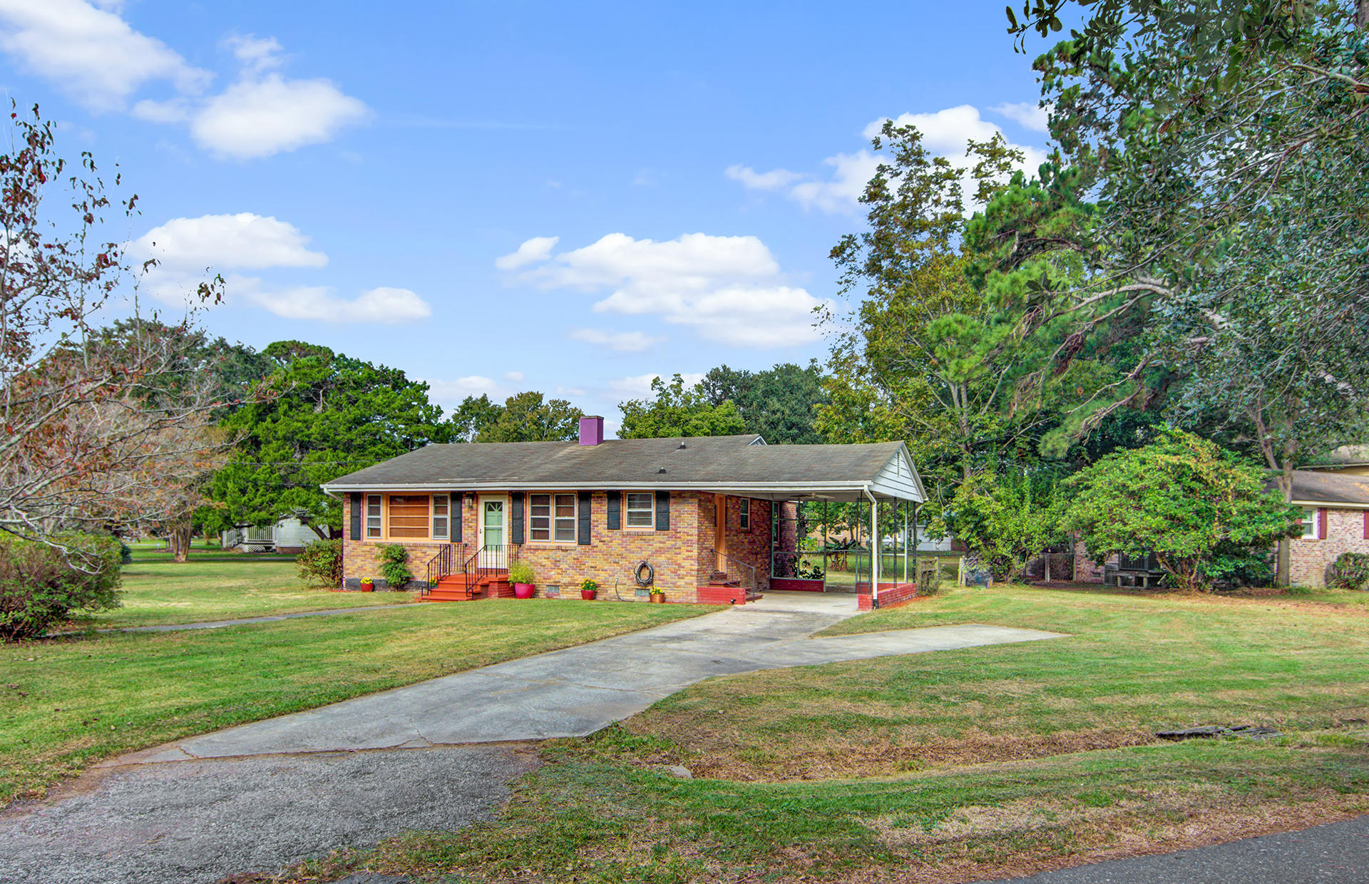722 Windward Road Charleston, SC 29412 - Photo 4 of 26 5