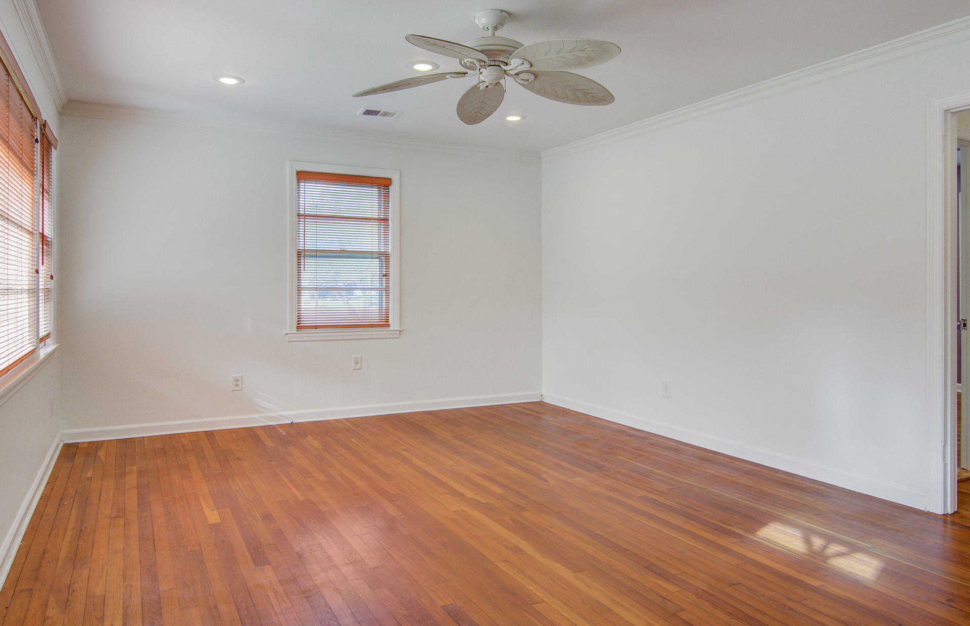 722 Windward Road Charleston, SC 29412 - Photo 8 of 26 9