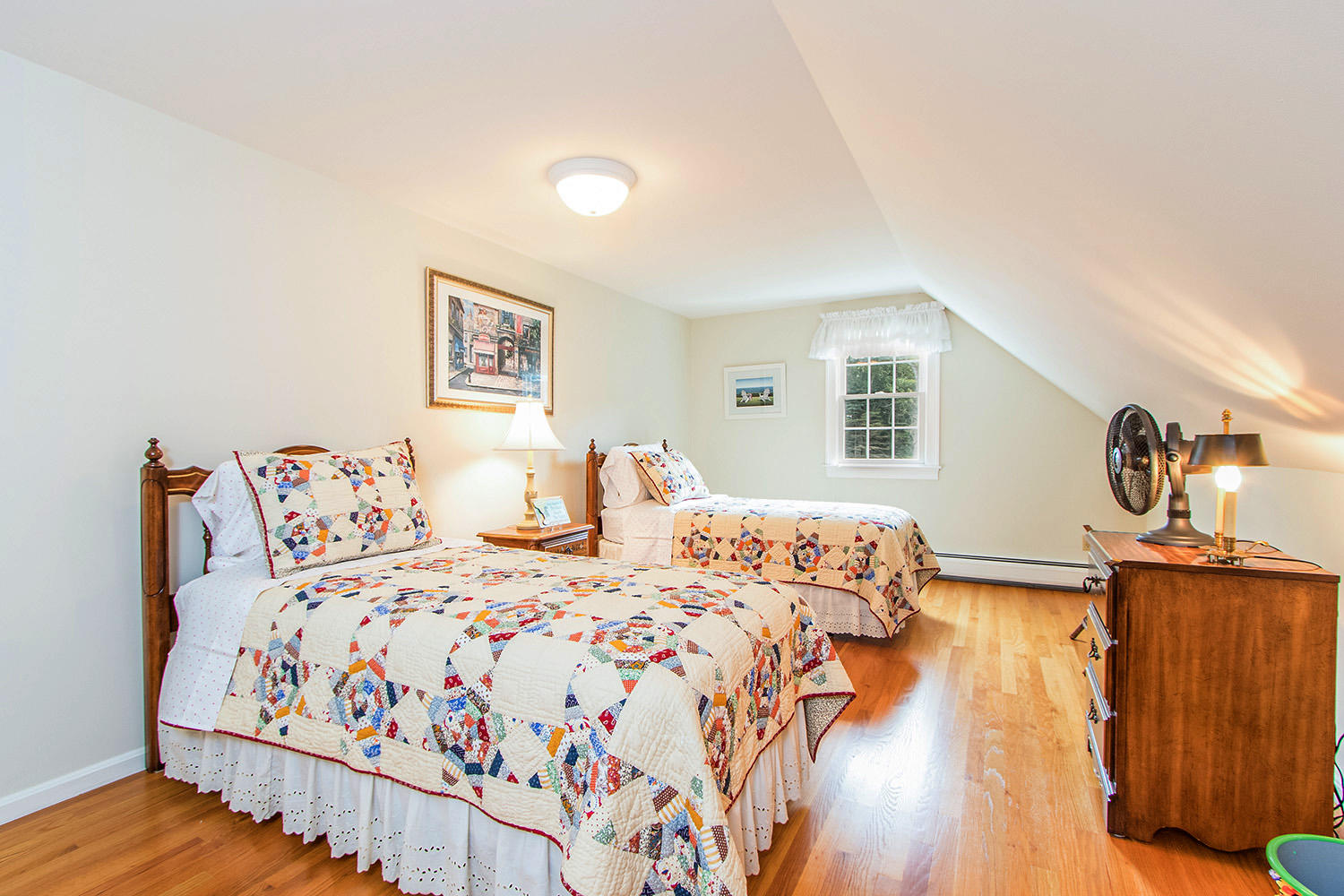 10 Deerfield Road Osterville, MA 02655 - Photo 23 of 31 2nd Floor Front Bedroom - IMG_5057s