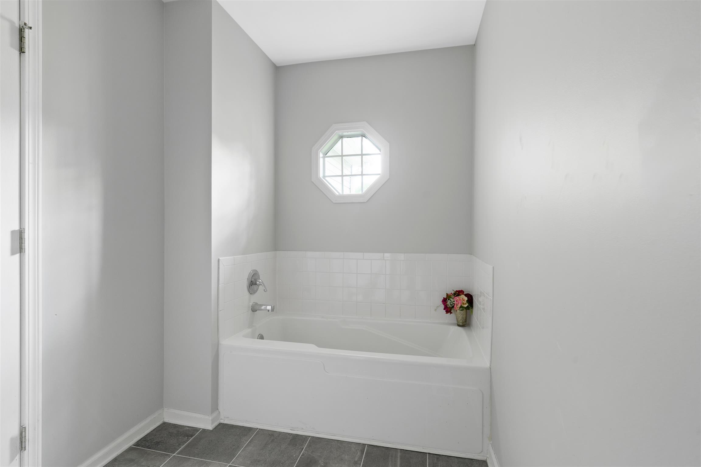 5075 Highpoint Road Pleasant View, TN 37146 - Photo 19 of 29 Soaker tub