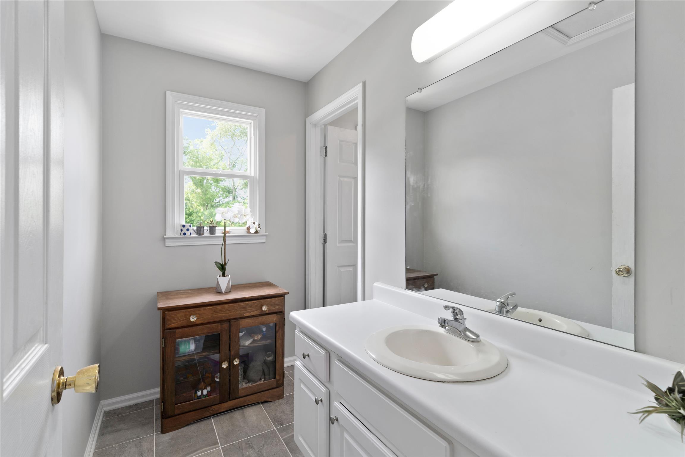 5075 Highpoint Road Pleasant View, TN 37146 - Photo 24 of 29 Jack and Jill bathroom in guest room 1