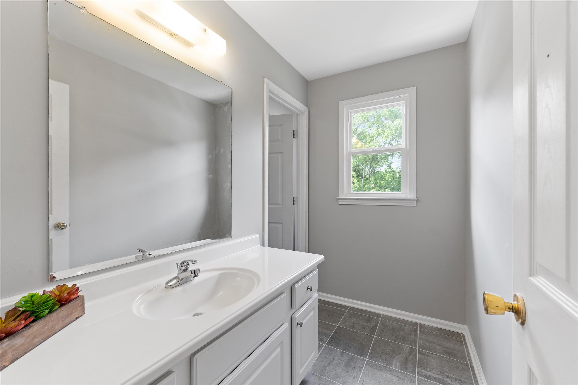 5075 Highpoint Road Pleasant View, TN 37146 - Photo 28 of 29 Jack and Jill bathroom in guest room 2