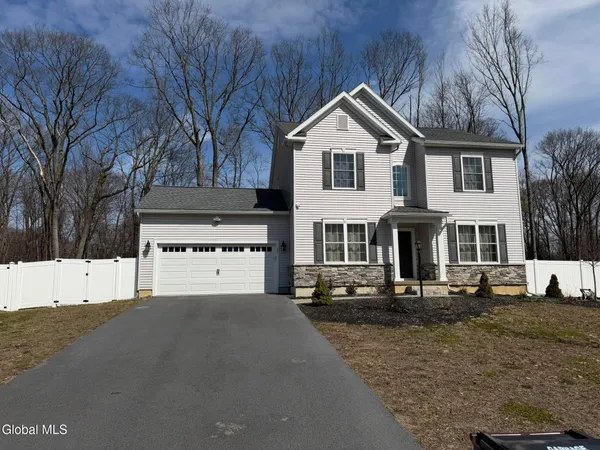 $749,500 | 27 Spencer Street, Clifton Park, NY 12065