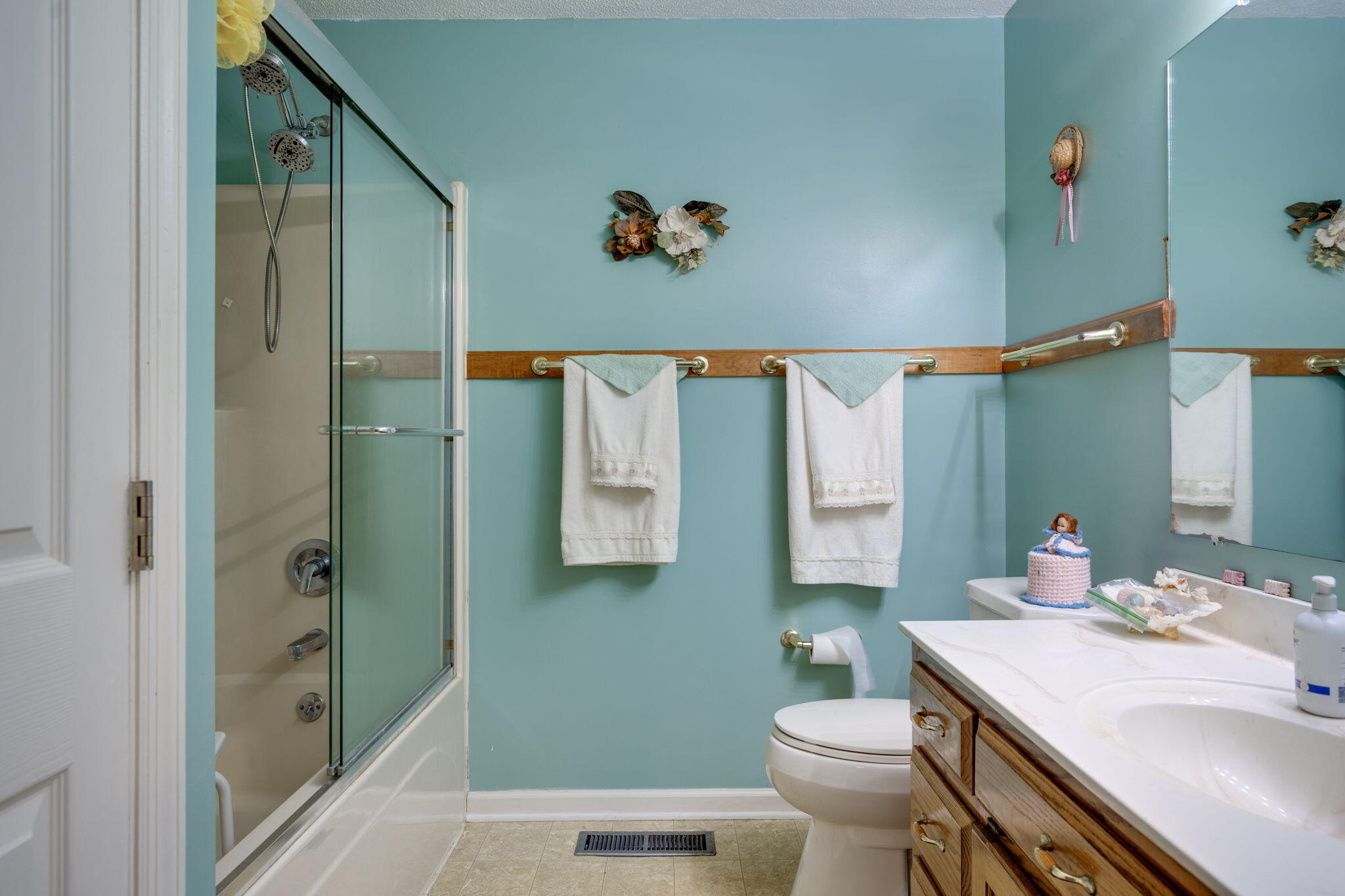 8140 Graham Road Chattanooga, TN 37421 - Photo 14 of 37 Primary Bath
