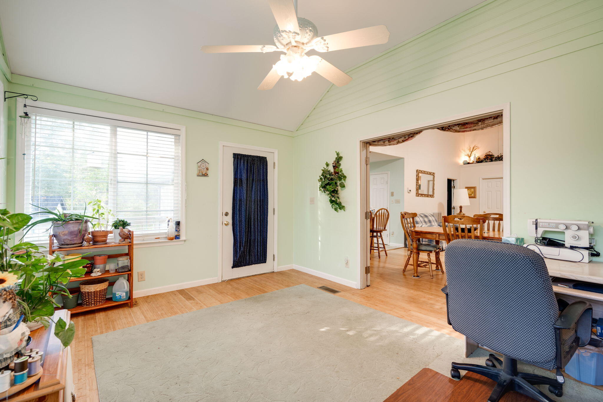 8140 Graham Road Chattanooga, TN 37421 - Photo 8 of 37 sunroom