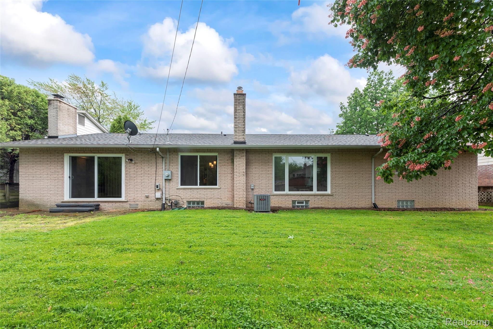 750 Canterbury Road Grosse Pointe, MI 48236 - Photo 44 of 47 Backyard