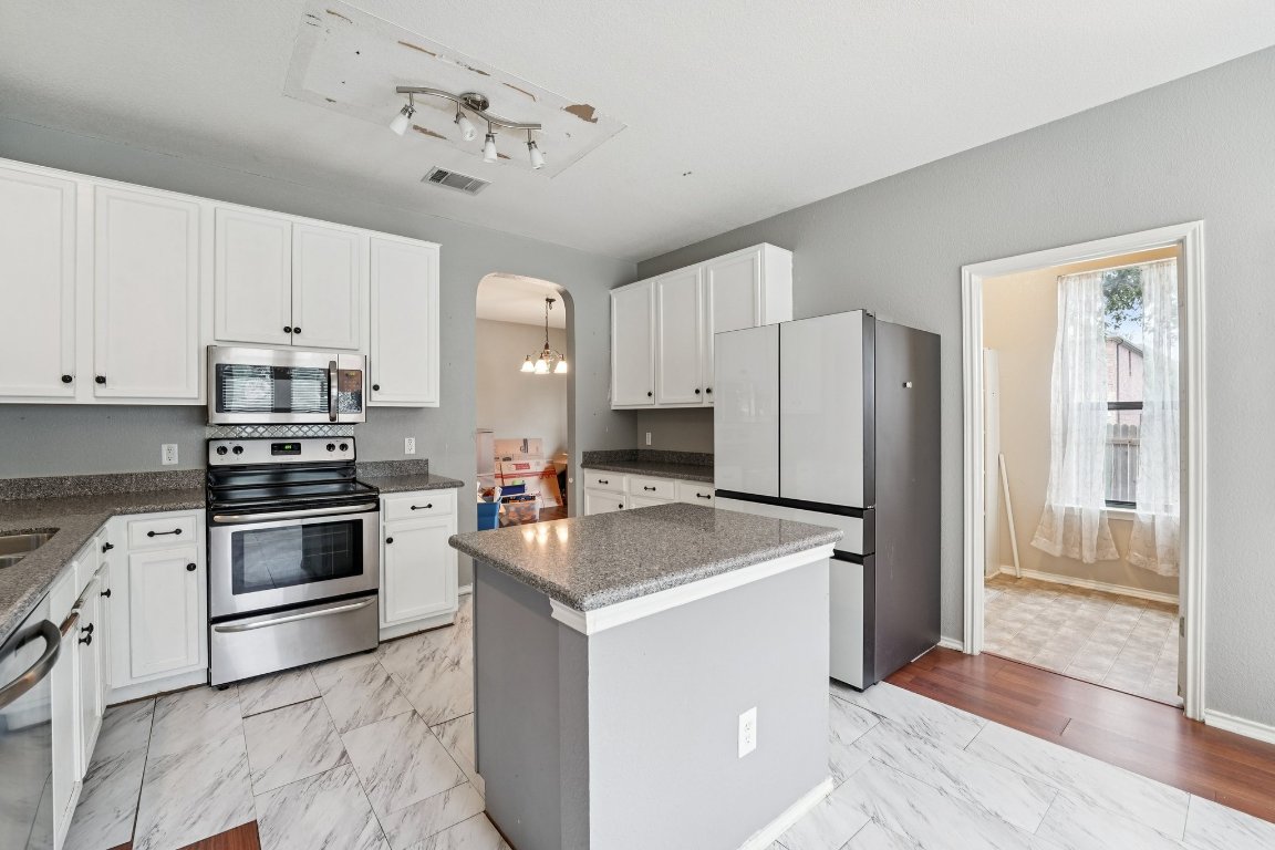 526 Clover Flat Road Cedar Park, TX 78613 - Photo 14 of 25