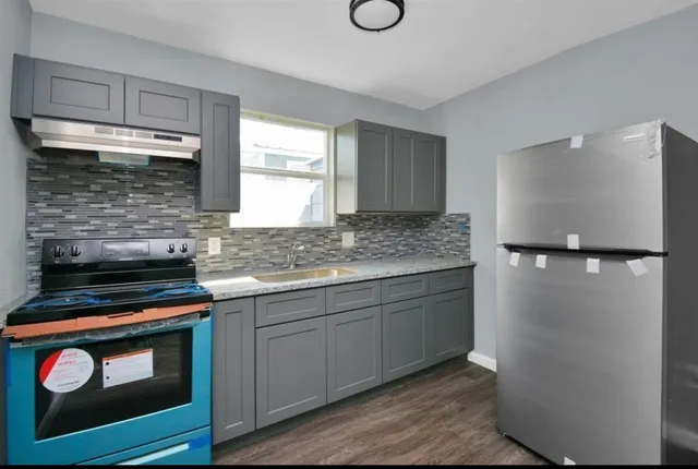 $1,250 | 7919 Brays Street, Unit B, Houston, TX 77012