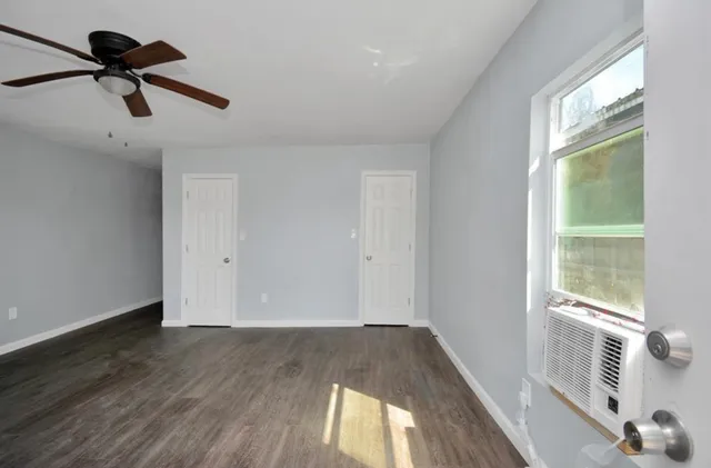 $1,250 | 7919 Brays Street, Unit B, Houston, TX 77012