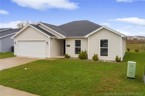 $285,000 | 817 Wolf Run Pk Boulevard, Jeffersonville, IN 47130