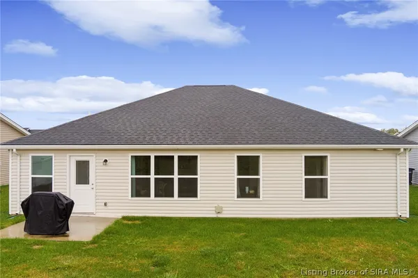 $285,000 | 817 Wolf Run Pk Boulevard, Jeffersonville, IN 47130