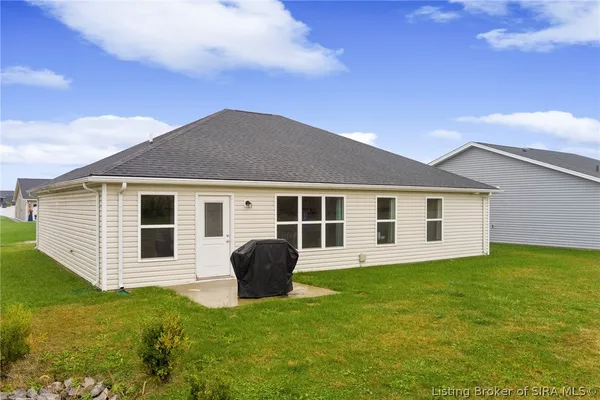 $285,000 | 817 Wolf Run Pk Boulevard, Jeffersonville, IN 47130