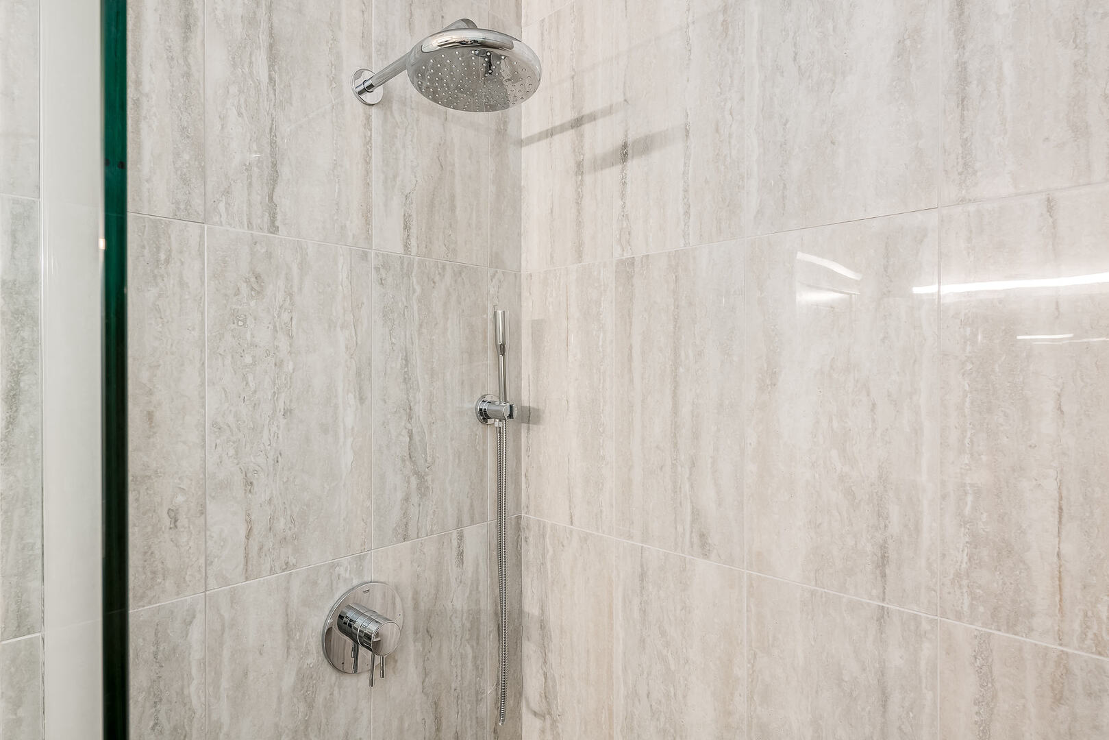 2145 South Halsted Street, Unit 4S Chicago, IL 60608 - Photo 13 of 29 a bathroom with a shower