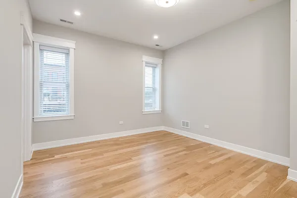 $3,300 | 2145 South Halsted Street, Unit 4S, Chicago, IL 60608