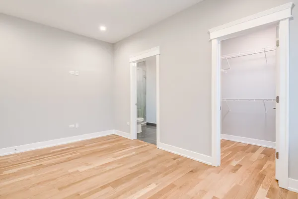 $3,300 | 2145 South Halsted Street, Unit 4S, Chicago, IL 60608