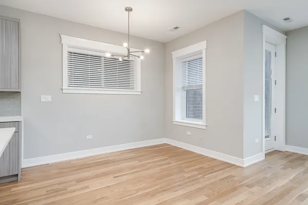 $3,300 | 2145 South Halsted Street, Unit 4S, Chicago, IL 60608