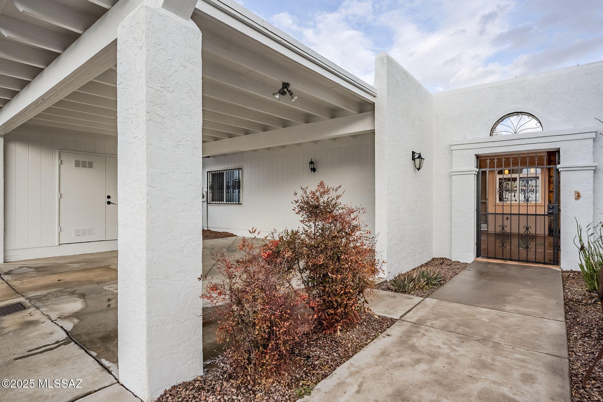 4820 East Fort Lowell Road, Unit B Tucson, AZ 85712 - Photo 3 of 39