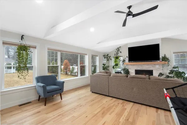 $899,000 | 140 South Mast Street, Goffstown, NH 03045