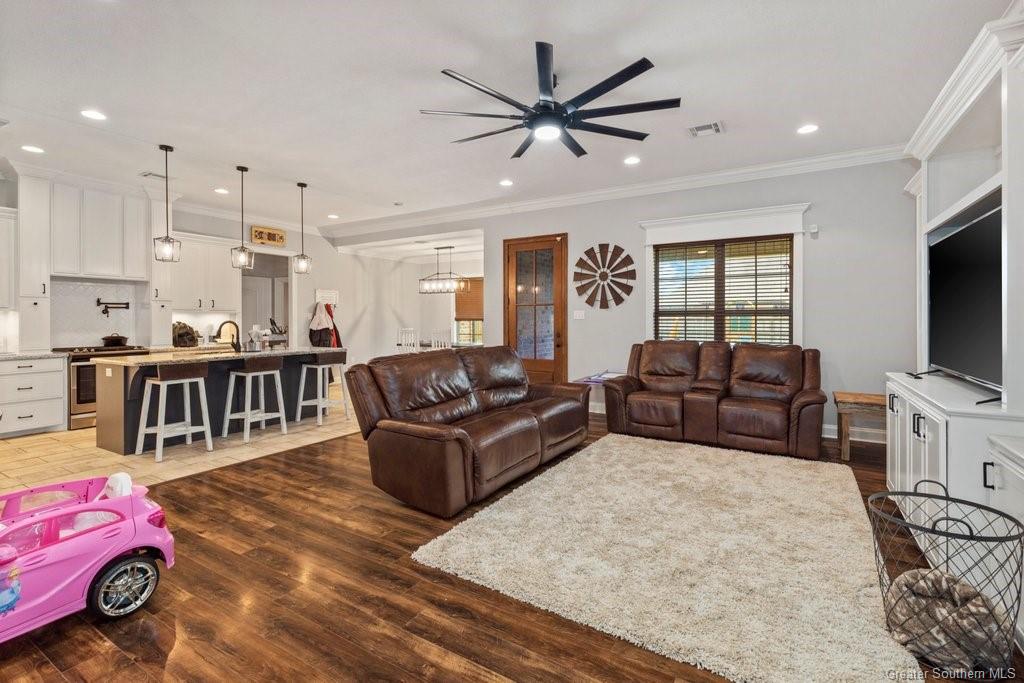 601 Chestnut Street Iowa, LA 70647 - Photo 3 of 16 Gallery Image 3