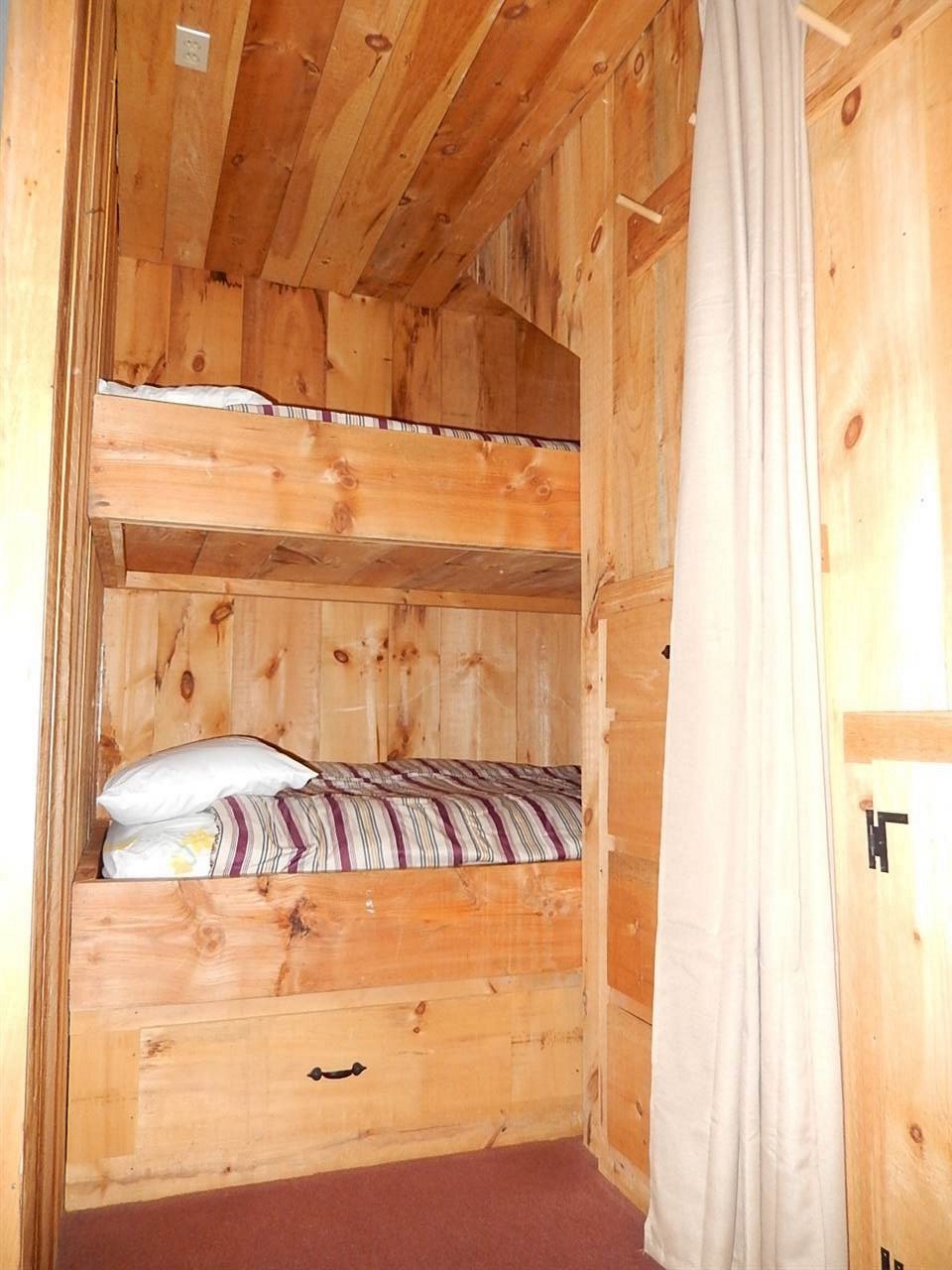 115 Powderhorn Road, Unit 402 Burke, VT 05832 - Photo 20 of 28 Gallery Image 20