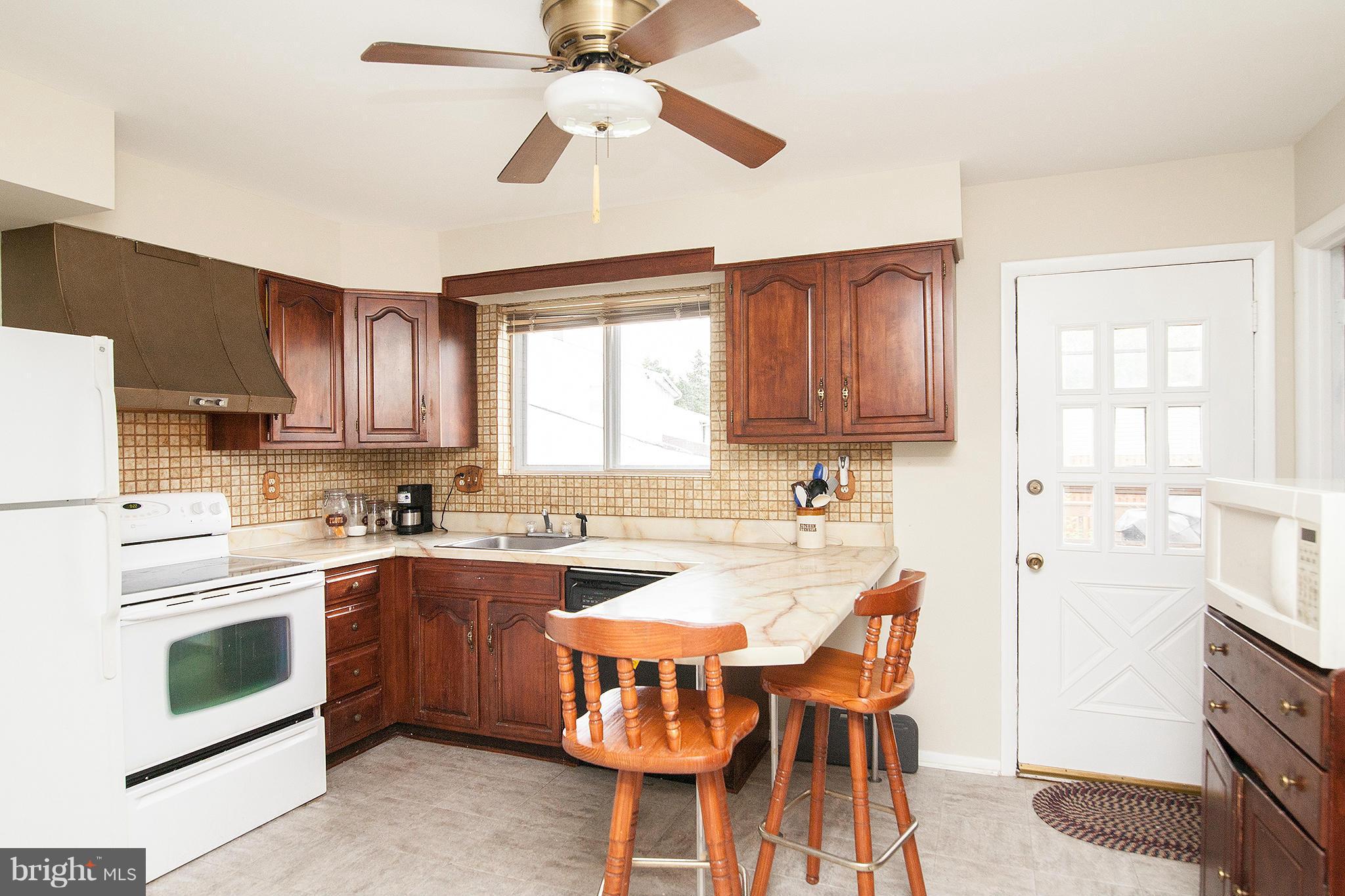 3900 Lausanne Road Randallstown, MD 21133 - Photo 2 of 26 Kitchen