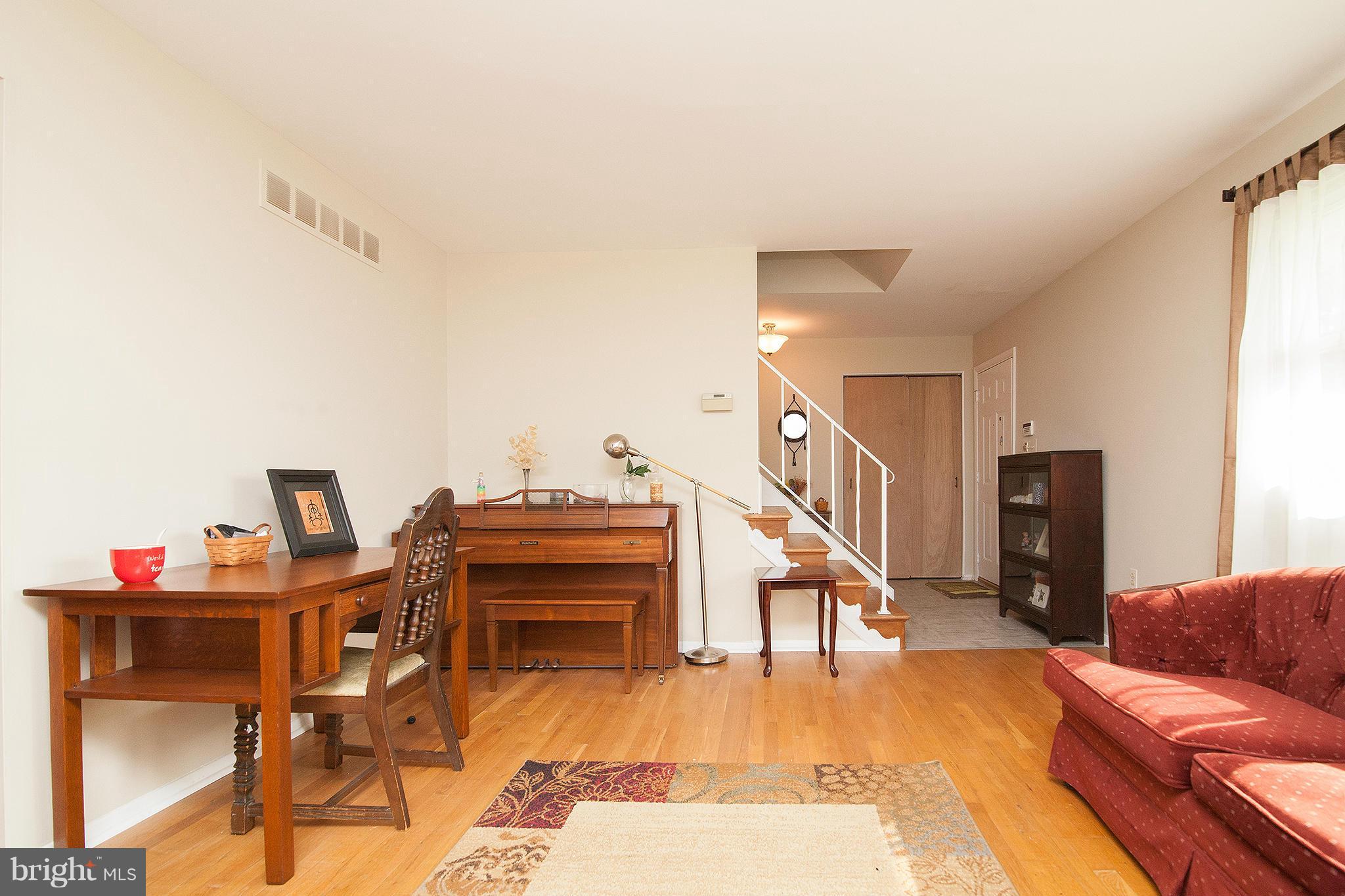 3900 Lausanne Road Randallstown, MD 21133 - Photo 8 of 26 Living Room