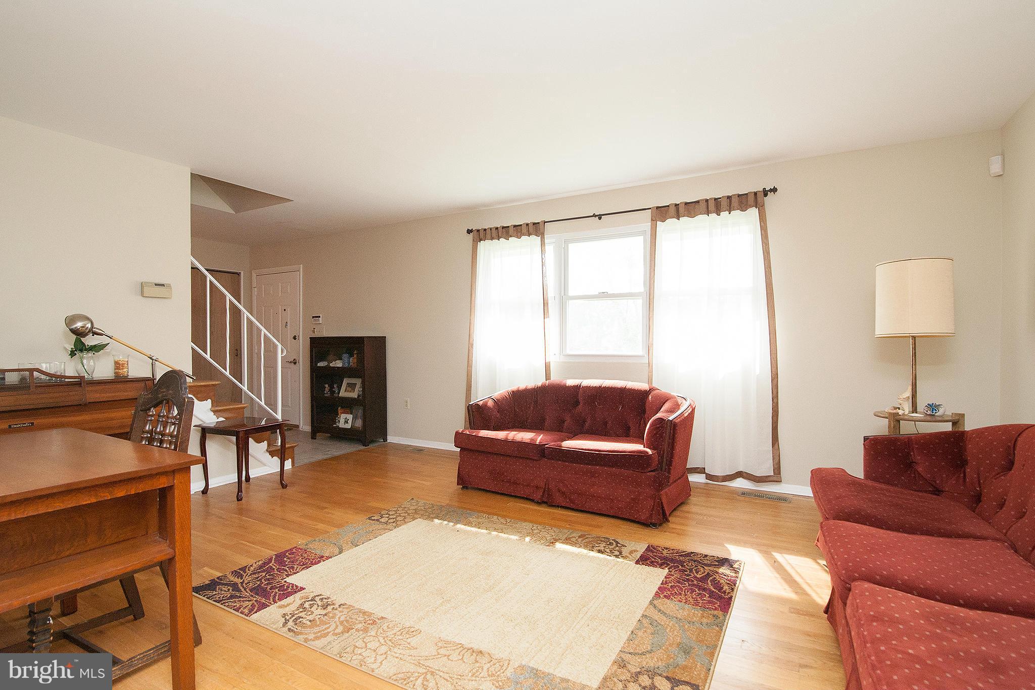 3900 Lausanne Road Randallstown, MD 21133 - Photo 9 of 26 Living Room
