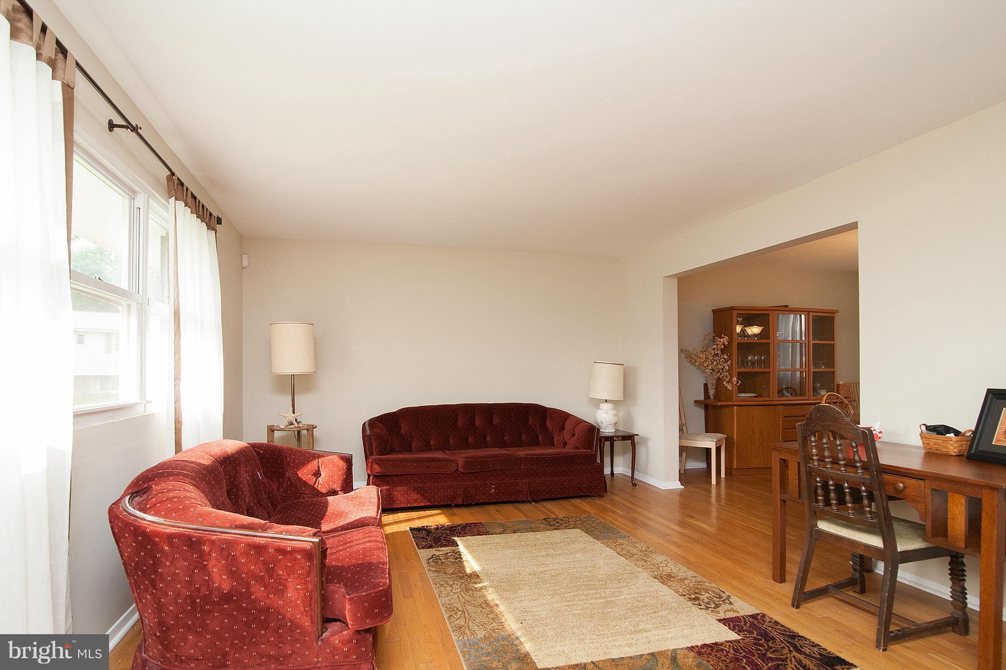 3900 Lausanne Road Randallstown, MD 21133 - Photo 10 of 26 Living Room