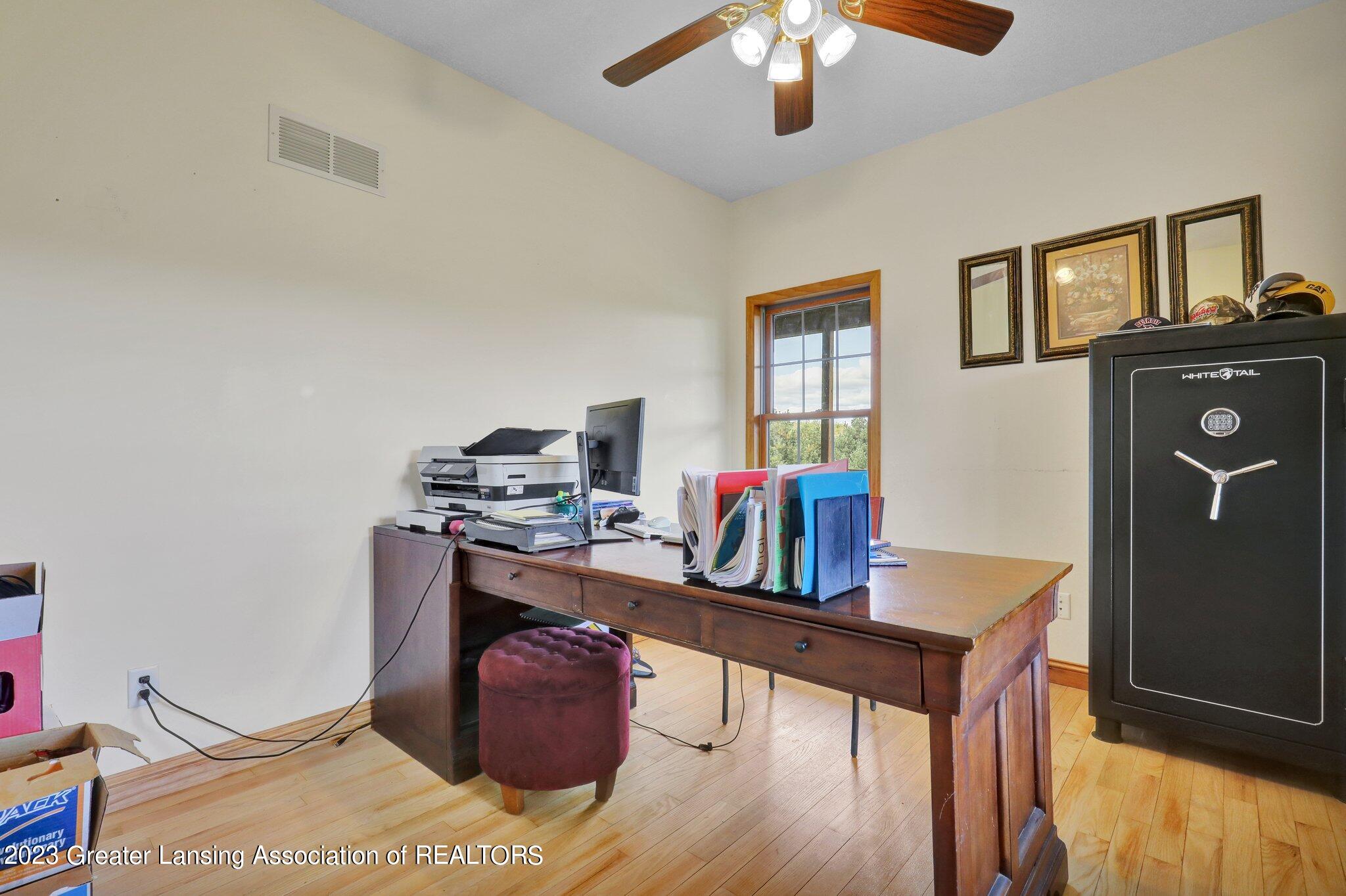 2614 South Edgar Road Mason, MI 48854 - Photo 18 of 53 Office/Den/Bedroom