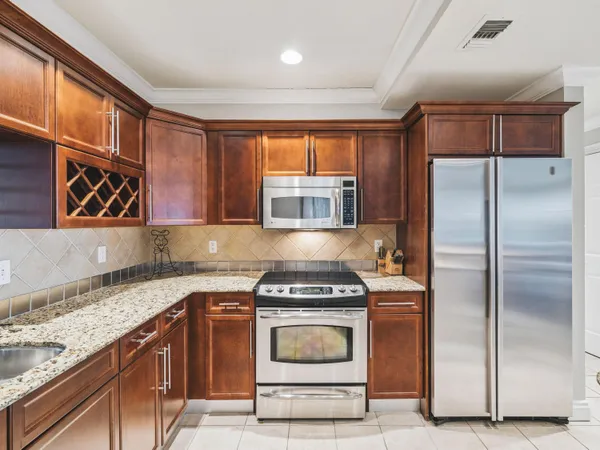 $715,000 | 10 Harbor Boulevard, Unit E108, Destin, FL 32541
